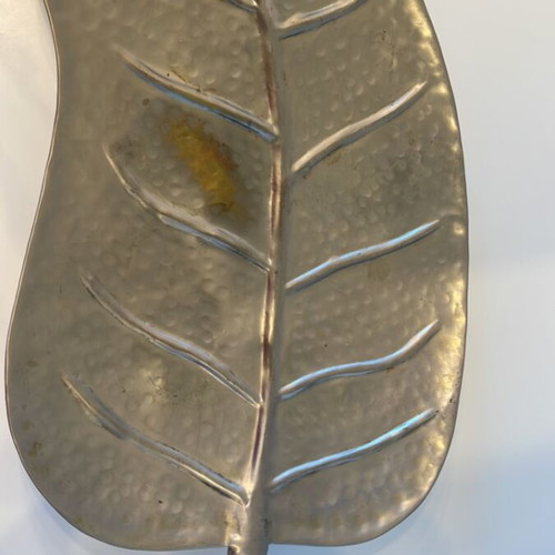 Metal decorative leaf-shaped tray used 51x29 cm