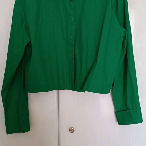 Stradivarius crop shirt green like new, size L