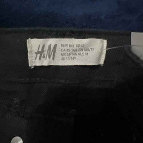 H&M black short shorts new, size XS