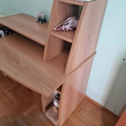 Computer desk used in good condition