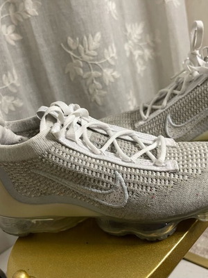 Nike αθλητικά παπούτσια νούμερο 38,5 σε άριστη κατάσταση