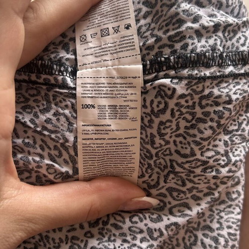 Sinsay Animal Print Skirt size L like new, black and white