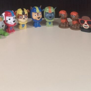 Paw Patrol figure collection like new, 19 pieces with gifts