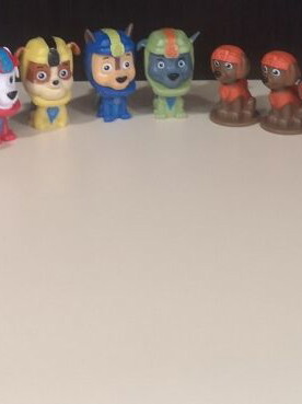 Paw Patrol figure collection like new, 19 pieces with gifts