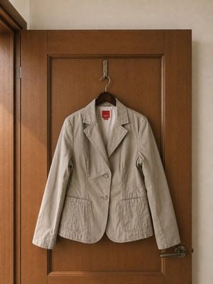 Esprit beige blazer used, tailored fit, size M