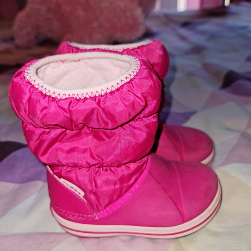 Crocs boots used size 24 fuchsia color