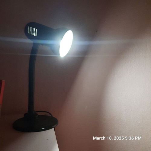 Table lamp like new with long cable