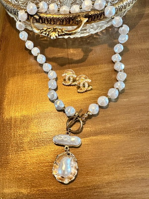Perla pearl necklace with earrings like new