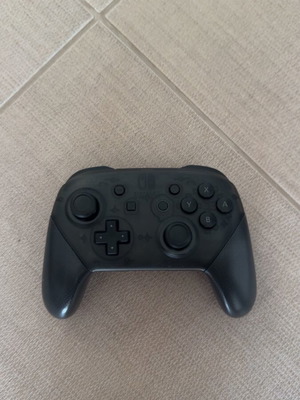 Nintendo Switch Pro Controller