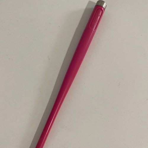 Pink vintage pen like new, over 30 years old, needs nib