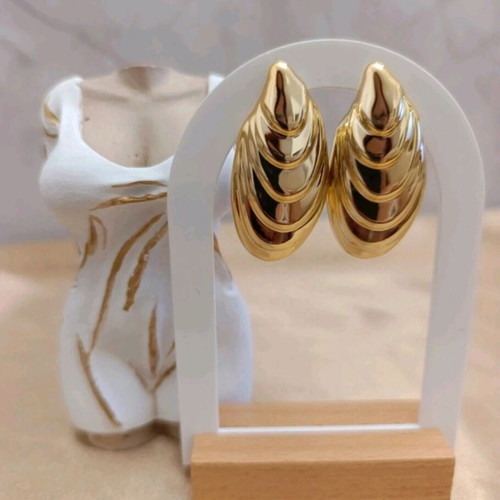 Shell earrings new, gold color with 925 silver studs