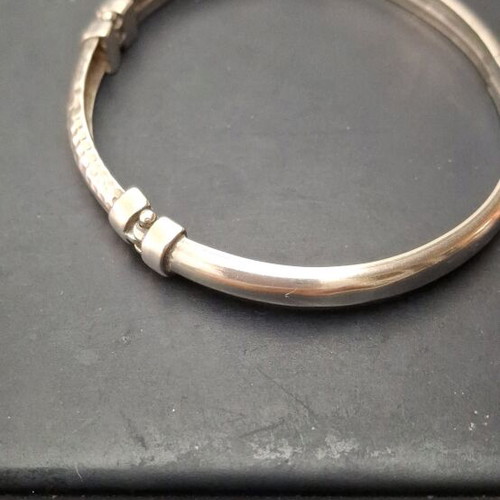 Silver 925 hammered bracelet like new