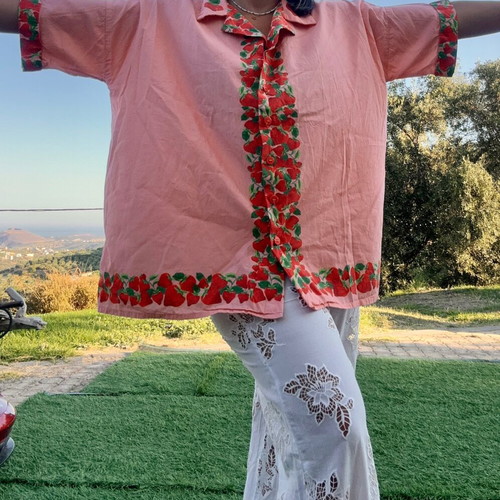 Karavan shirt with strawberry pattern, pink and red