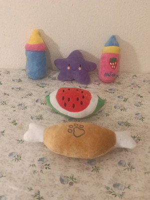 Plush pet toy set with squeaker mechanism, like new, 5 pieces