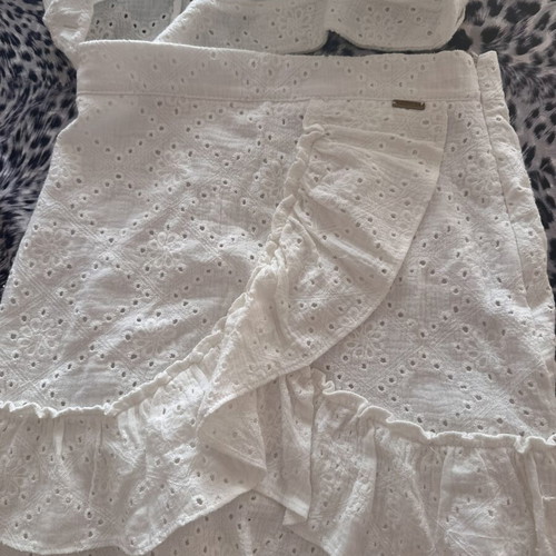 Regalinas white skirt and top set like new