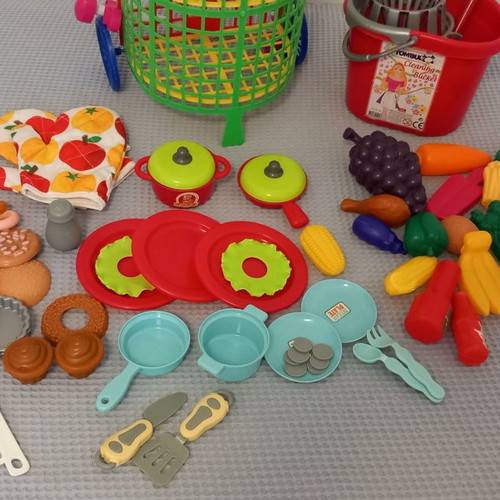 Market cart, mop and cooking utensils used