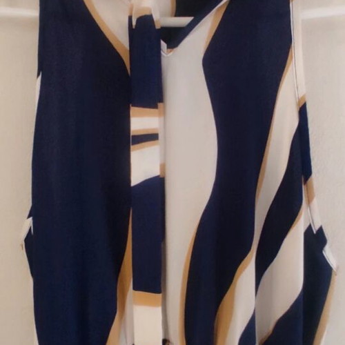 Emery Rose summer dress like new, elastic waist, knee length, white and blue
