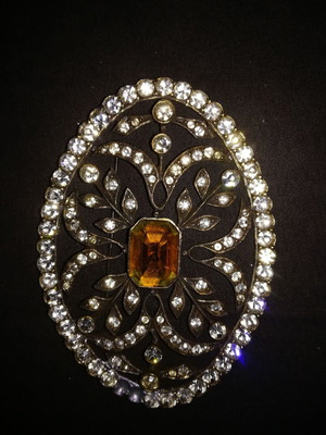 Silver brooch pin like new, 10 cm diameter jewelry