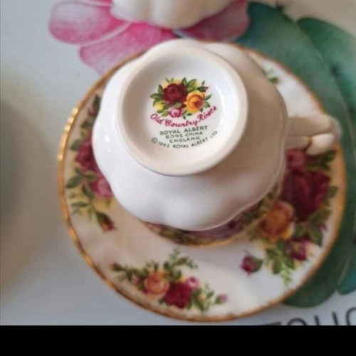 Royal Albert Old Country Roses coffee cup set, like new, 2 pcs