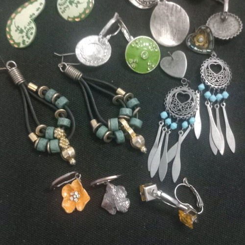 Earrings new, pack of 8 pairs multicolored