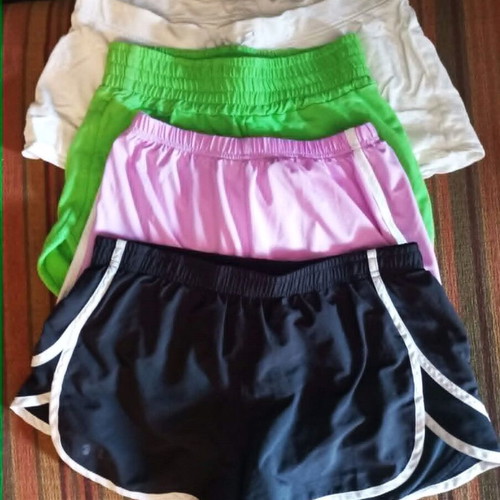 Set of 4 sports shorts like new, sizes XS-M, multicolor