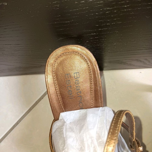 Beatrice Estel leather bronze sandals with rhinestones like new, size 40