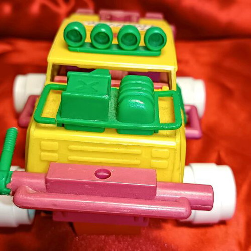 Super Turbo Rough Terrain Color Bee Pink 4x4 vintage toy truck used 1986
