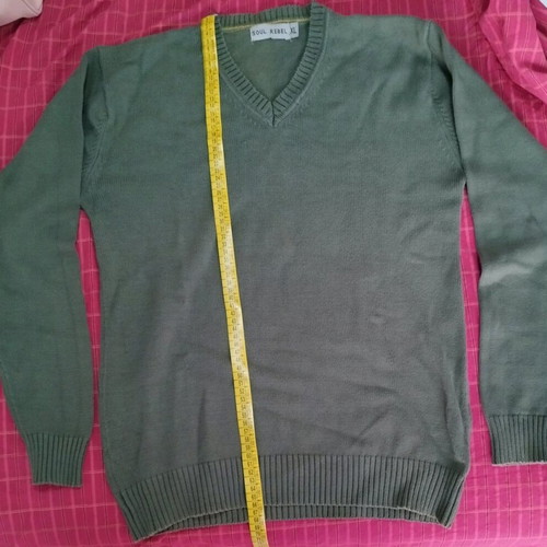 Green pullover like new