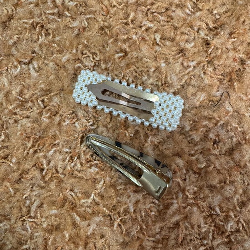 Hair Clips like new with designs