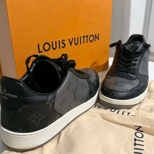 Louis Vuitton sneakers used, size 41
