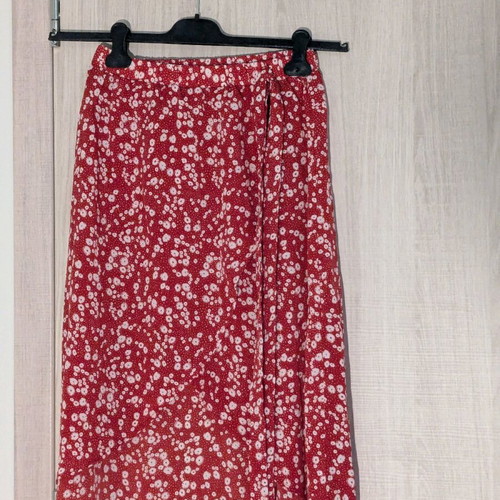 Skirt airy like new, size M, with elastic waist