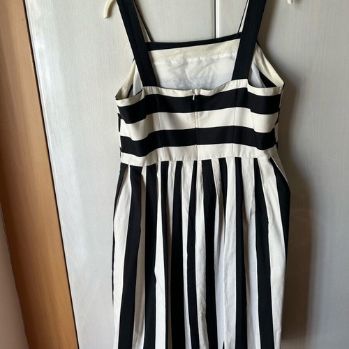 Dress No 14 / 42 like new, cotton satin fabric
