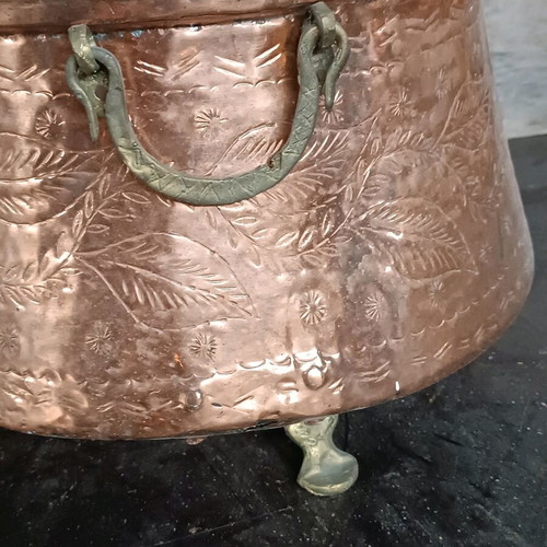 Χάλκινο χειροποίητο καζάνι μεταχειρισμένο, σκαλισμένο στο χέρι