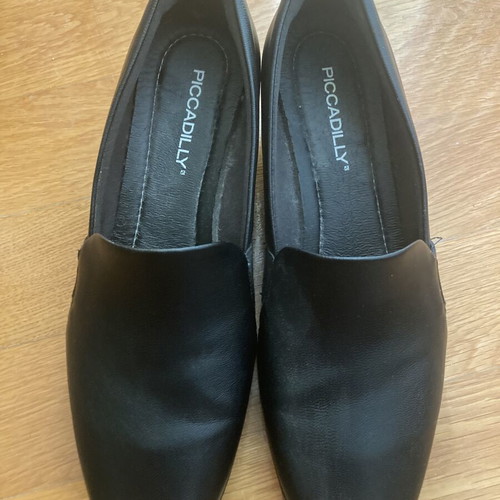 Piccadilly shoes size 38 like new, comfortable platform pumps black