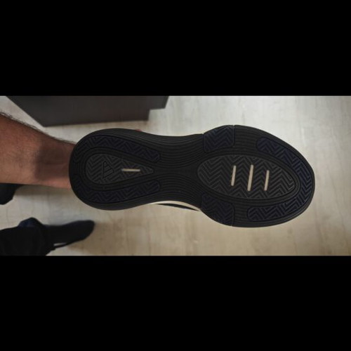 Adidas Bounce Legends ανδρικά παπούτσια μπάσκετ σαν καινούργιο, μέγεθος 45, μαύρα