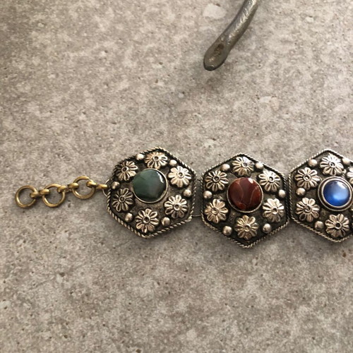 Vintage bracelet used, silver color