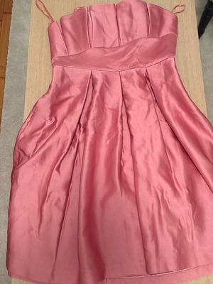 Ted Baker Ροζ σατέν στράπλες φόρεμα Αφόρετο