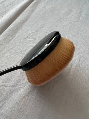 Oval makeup brush new
