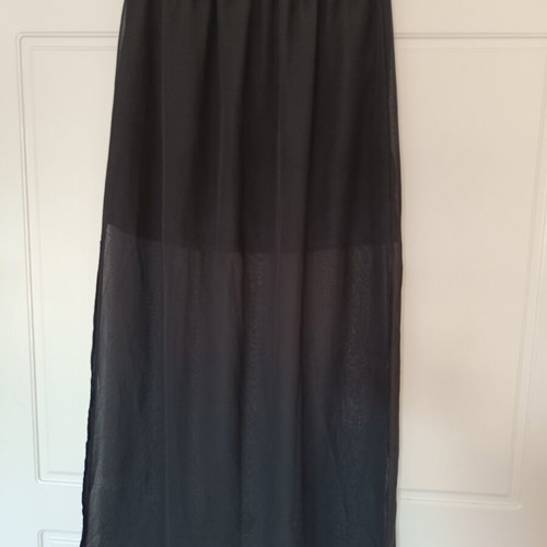 Black semi-sheer skirt with lining H&M like new, size M