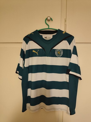 Sporting Lisbon football jersey, size M