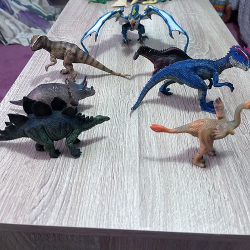 Dinosaur figures like new, collection of 27 pieces
