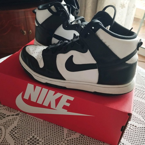 Nike Dunk High used, size 42, black and white