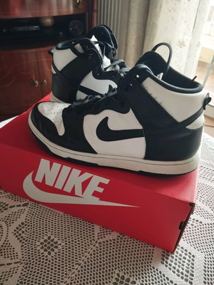 Nike Dunk High μεταχειρισμένα, μέγεθος 42, μαύρο και άσπρο