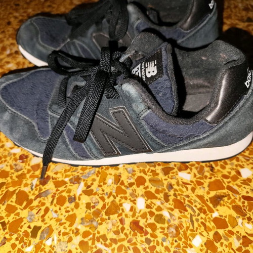 New Balance athletic shoes size 39 used, black