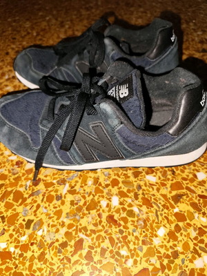 Αθλητικά παπούτσια New Balance νούμερο 39 μεταχειρισμένα, μαύρα