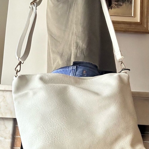 White leather shoulder bag new with adjustable strap