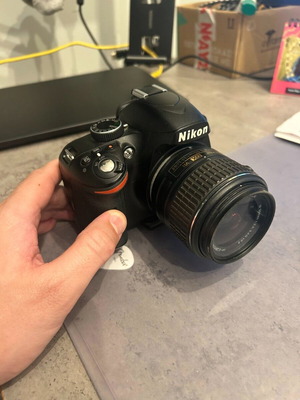 Nikon D3200 κάμερα με φακό Nikon 18-55mm VR σαν καινούργιο