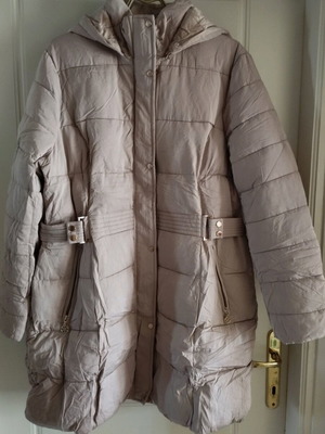 Women's jacket like new, size XXL, beige with hood and fur