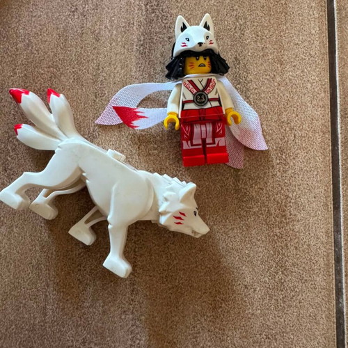 Lego Ninjago Akita and wolf minifigures