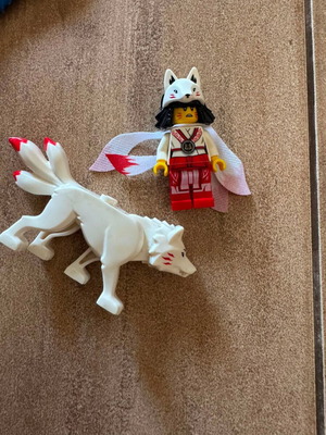 Lego Ninjago Akita and wolf minifigures